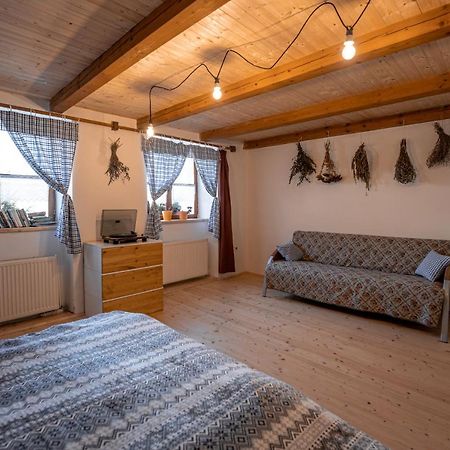Přízemí vesnické usedlosti - Cozy village homestead Vidov Extérieur photo